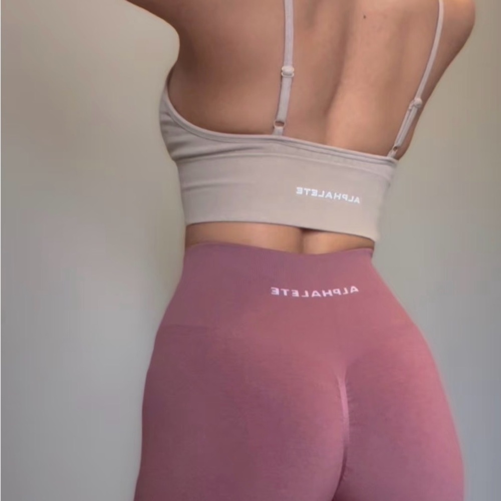 Alphalete Seamless Ribbed Bra - Linen - Picture 3 of 5